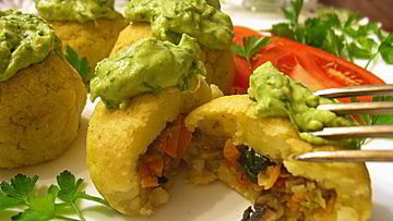 Рецепт Картофельных зраз с грибами, запеченные в духовке с луковым соусом без муки