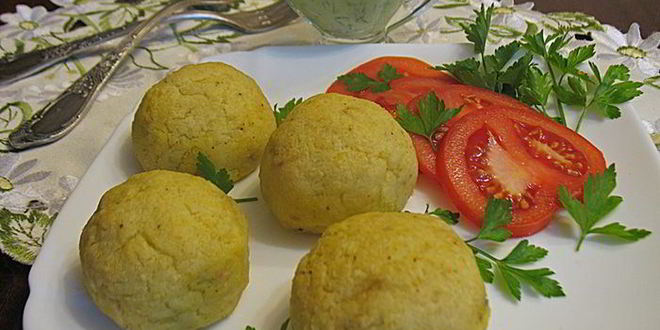 Рецепт картофельных зраз с грибами, запеченные в духовке с луковым соусом без муки