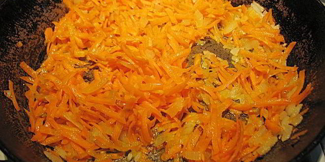 Рецепт картофельных зраз с грибами, запеченные в духовке с луковым соусом без муки