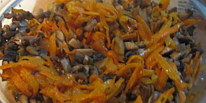 Рецепт картофельных зраз с грибами, запеченные в духовке с луковым соусом без муки