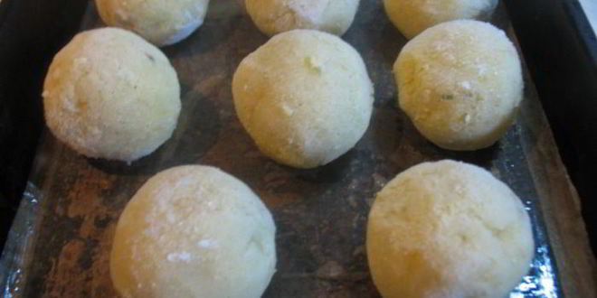 Рецепт картофельных зраз с грибами, запеченные в духовке с луковым соусом без муки