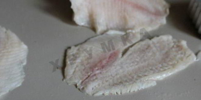 Рецепт зраз из тилапии в беконе с овощным салатом