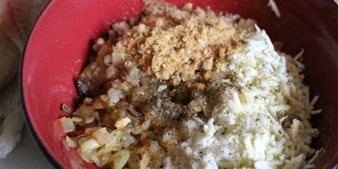 Рецепт зраз из тилапии в беконе с овощным салатом