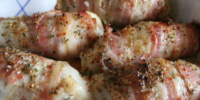 Рецепт зраз из тилапии в беконе с овощным салатом