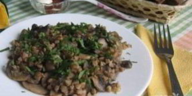 Рецепт гречки с грибами и луком