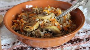 Рецепт Гречки с грибами и морковью