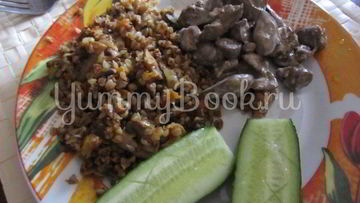 Рецепт Гречки с грибами, куриной печенью и сердцами в мультиварке