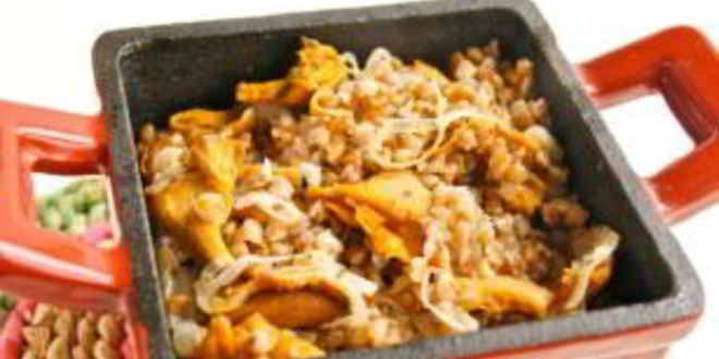 Рецепт гречки с лисичками в горшочках