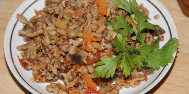 Рецепт Гречки с мясным фаршем и овощами