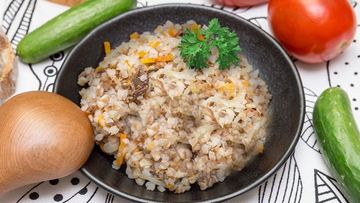 Рецепт Гречки с тушенкой в кастрюле