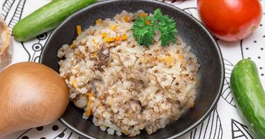 Рецепт Гречки с тушенкой в кастрюле