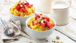 Рецепт Каши из киноа на кокосовых сливках с ягодами