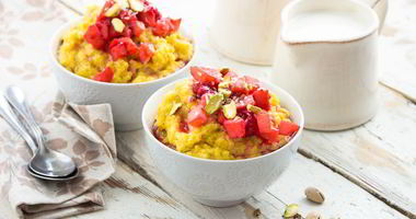 Рецепт Каши из киноа на кокосовых сливках с ягодами