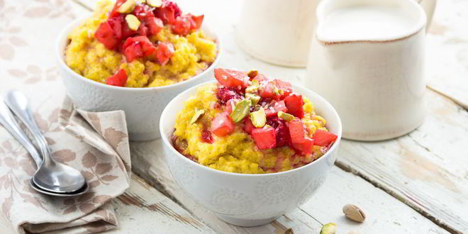 Рецепт Каши из киноа на кокосовых сливках с ягодами