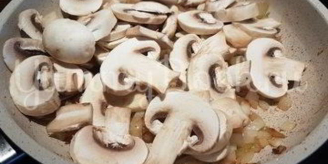 Рецепт кукурузной каши с курицей и грибами