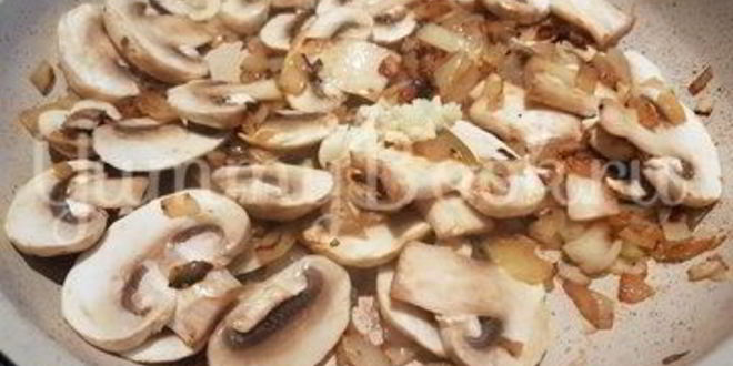 Рецепт кукурузной каши с курицей и грибами