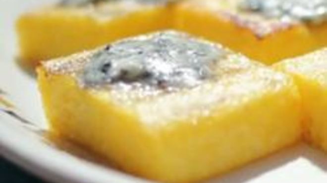 Рецепт поленты на гриле с голубым сыром