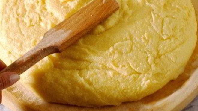 Рецепт поленты по-итальянски с горгонзолой и чесноком