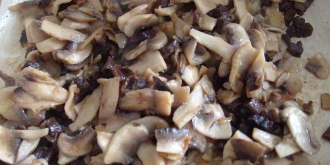 Рецепт поленты, жаренной с грибами и соусом дор блю