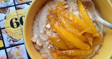 Рецепт Банановой манной каши с ломтиками манго в сиропе