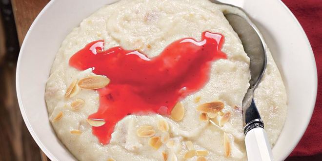 Рецепт Бубертса — манной каши со взбитыми яйцами под клюквенным соусом