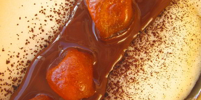 Рецепт Манной каши с сушеными кумкватами и мятным шоколадным соусом