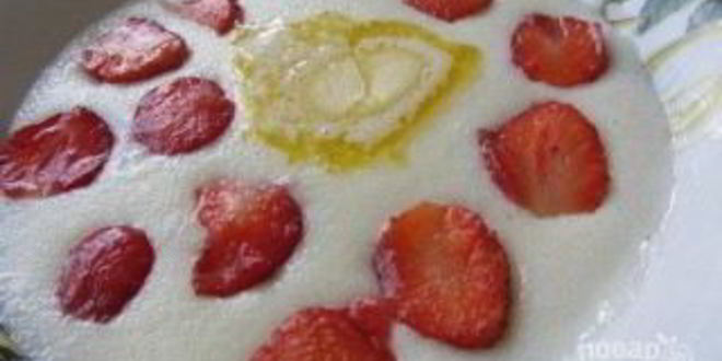 Рецепт манной каши с ягодами