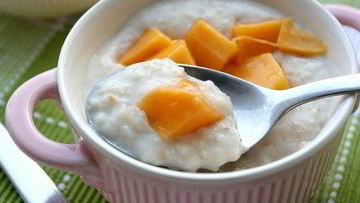 Рецепт Кокосовой овсяной каши с манго и засахаренным имбирем