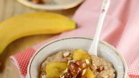 Рецепт Овсяной каши с бананами и орехами