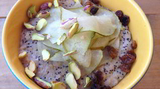 Рецепт Овсяной каши с маком, изюмом и подсолнечными семечками