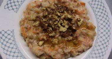 Рецепт Овсяной каши с морковью, изюмом и грецким орехом