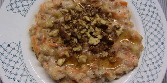 Рецепт Овсяной каши с морковью, изюмом и грецким орехом