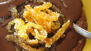 Рецепт Овсяной каши с шоколадным пудингом и засахаренной апельсиновой цедрой