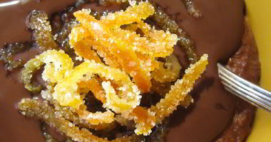 Рецепт Овсяной каши с шоколадным пудингом и засахаренной апельсиновой цедрой