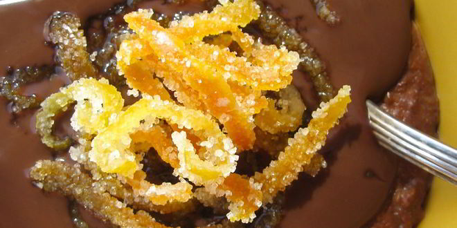 Рецепт Овсяной каши с шоколадным пудингом и засахаренной апельсиновой цедрой