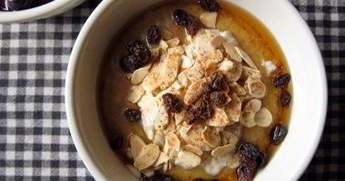 Рецепт Овсяной каши с виски, изюмом и миндалем