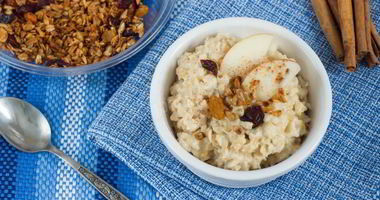 Рецепт Овсяной каши с яблоком и корицей