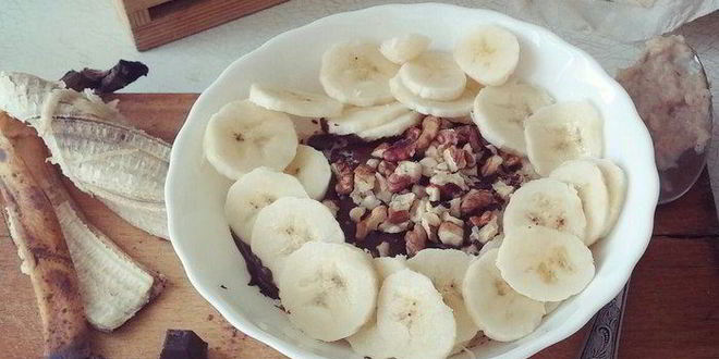 Рецепт Овсянки с темным шоколадом, бананом и грецким орехом