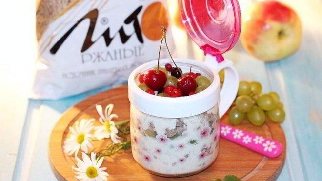 Рецепт овсянки в банке с отрубями и фруктами