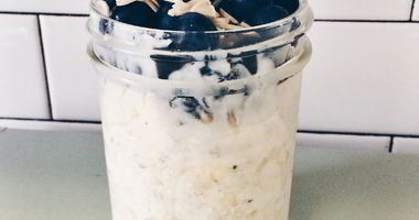 Рецепт Сырой овсяной каши с ягодами и миндалем