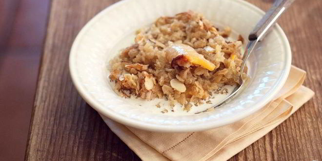Рецепт Запеченной овсянки с фруктами и орехами