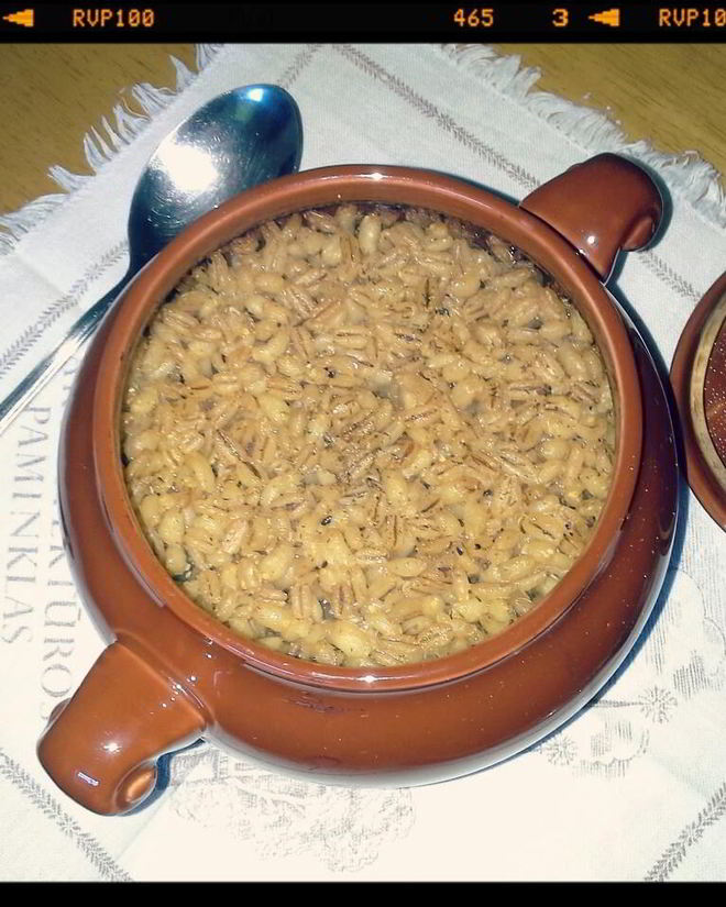 Рецепт каши перловой с мясом, запеченная в горшочке