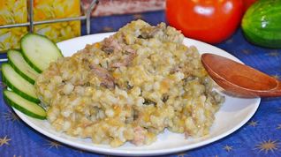 Рецепт Перловой каши с говяжьей тушенкой в мультиварке