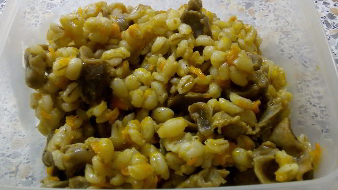 Рецепт перловой каши с куриными желудками в мультиварке