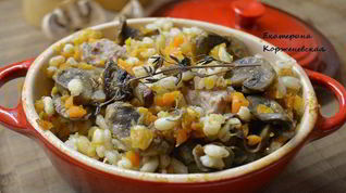Рецепт Перловой каши с мясом и грибами в горшочке