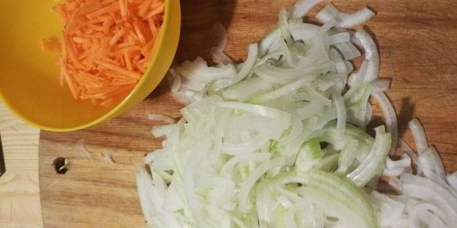 Рецепт перловой каши с тушеной говядиной и конкассе из томатов