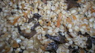 Рецепт Перловки с шампиньонами, луком и морковью