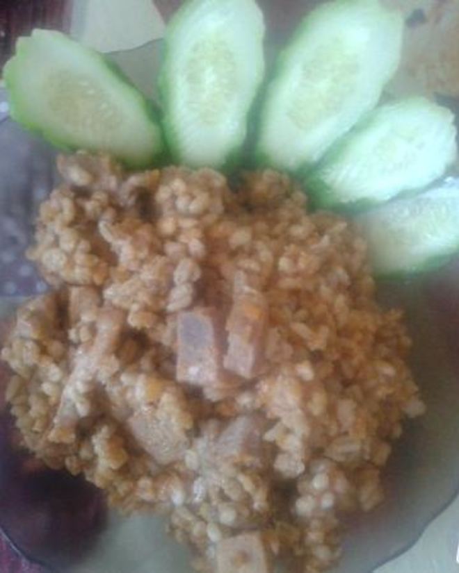 Рецепт перловки со свининой и грибами в томатном соусе