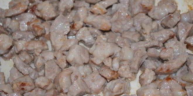 Рецепт перловки со свининой и грибами в томатном соусе