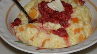 Рецепт Молочной пшенной каши с тыквой и малиной